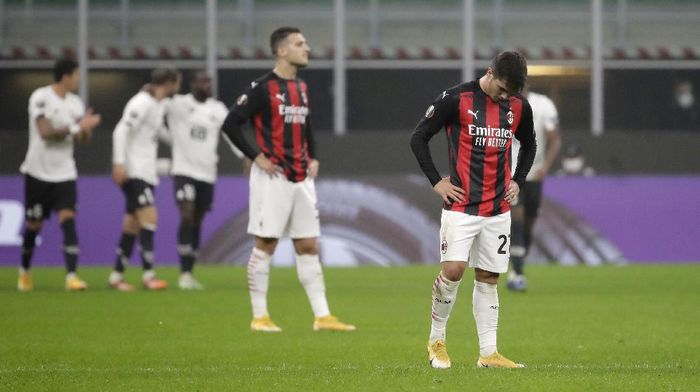 Milan menelan kekalahan pertama di musim ini.