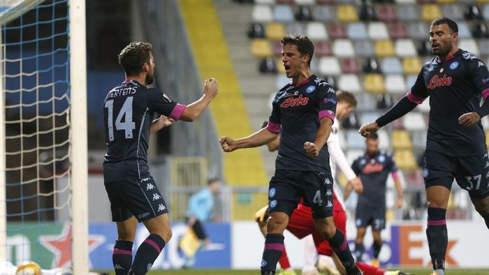 Napoli menang 2-1 di markas Rijeka